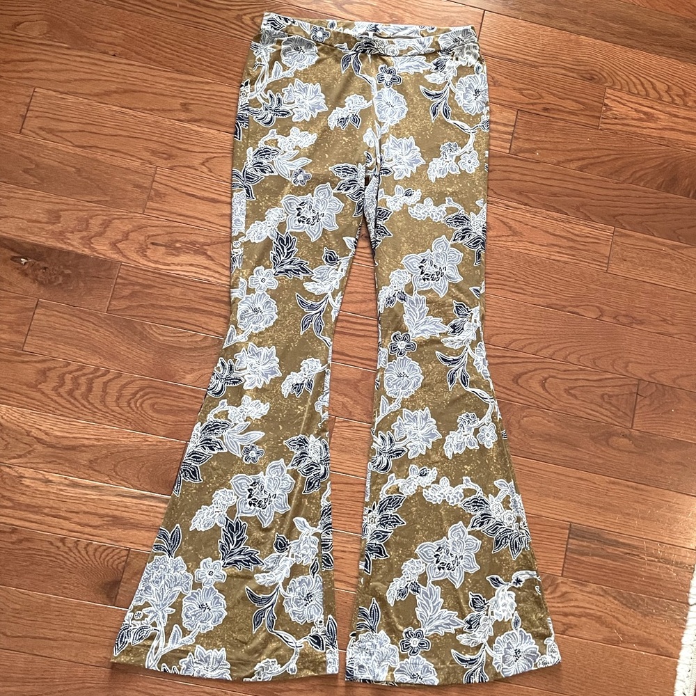 Free People Cotton Flare Pants | size Small | like NEW